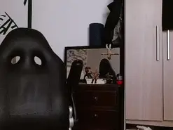 Amateur Free Porn Cam of dominantthewolf