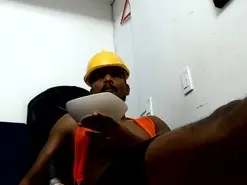 Amateur Live Sex Cam of Menblackfire
