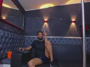 Cam4 Private Sex Chat of dominic_max1