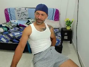 Cam4 Free Live Porn of jonas1605