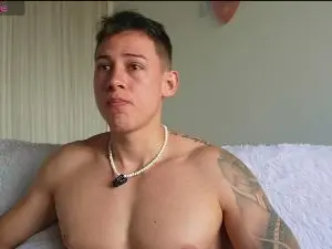 Cam4 Private Sex Chat of Latino_Milk_99