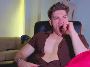 Cam4 Watch Live Sex Cams of MaxKaidenn