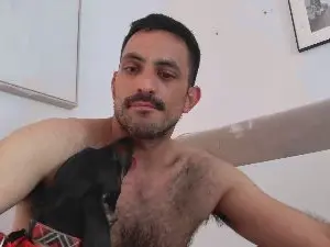 Cam4 Free Live Porn of rafabr91