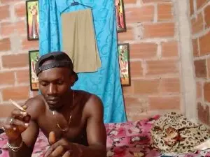 Cam4 Nude Webcam of miltonn_jakee35
