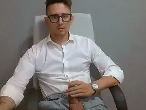 Cam4 Free Live Porn of masterboss_