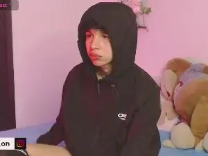 Cam4 Free Live Porn of cuddly_twink