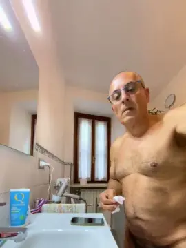 Cam4 Live Porn of Milk1958