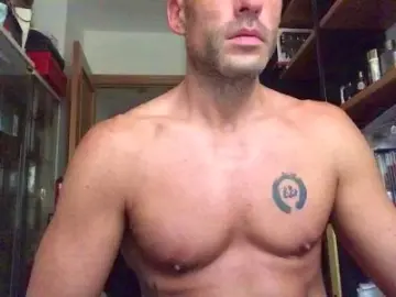 Cam4 Nude Webcam of Xisco8_2