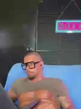 Cam4 Live Sex Cam of negrocaliente04