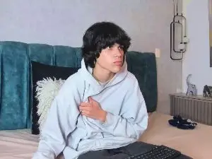 Cam4 Watch Live Sex Cams of Diamante_twink