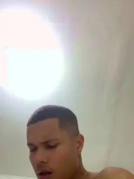 Cam4 Free Porn Cam of lucas7285