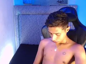 Cam4 Nude Webcam of YUZTIN_LITTLE