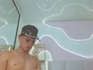 Cam4 Sex Cam of DanntheStiff