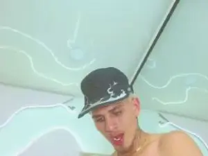 Cam4 Free Live Porn of DanntheStiff