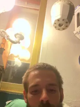 Cam4 Free Live Porn of Elreydelmanbo