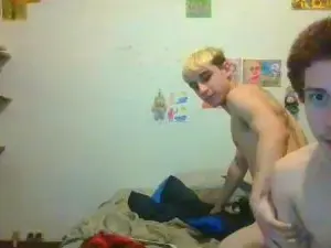 Cam4 Live Porn of Miloverboy