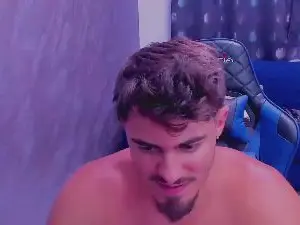 Cam4 Live Porn of greekgod19
