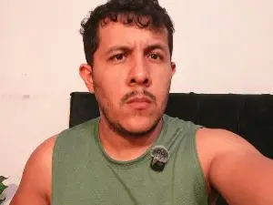 Cam4 Watch Live Sex Cams of Misterjhons2
