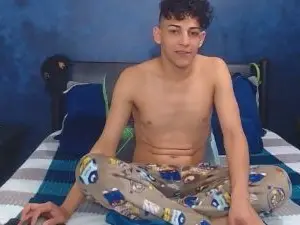 Cam4 Free Live Porn of ValerioLatin19