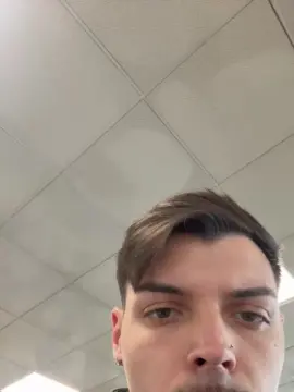 Cam4 Sex Cam of ThomasRM98