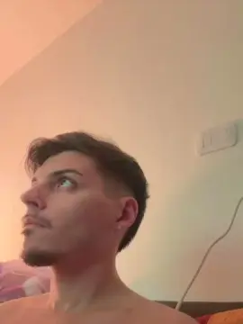 Cam4 Sex Cam of ThomasRM98