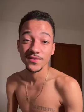 Cam4 Sex Chat of enzoheitor3