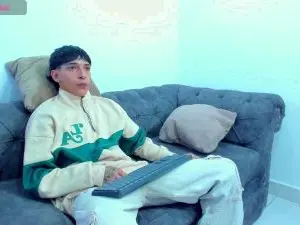 Cam4 Free Porn Cam of KroyWave