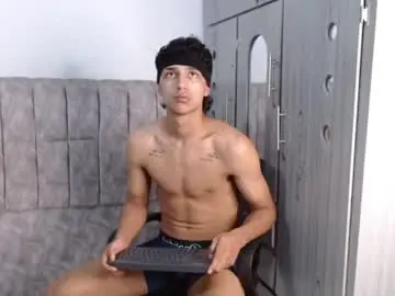 Chaturbate Best live sex cam show of alex_martin47