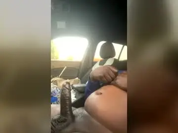 Chaturbate Live Porn of bighugeblackdick50