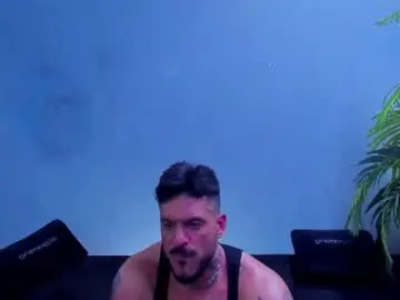 Chaturbate Live Sex Cam of dennis_cox_