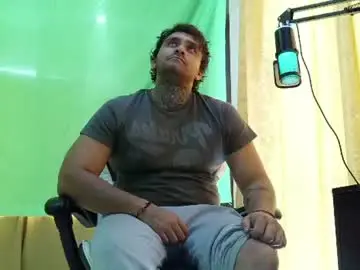 Chaturbate Free Live Porn of aronmiller404