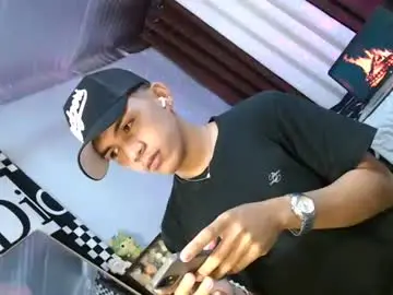 Chaturbate Live Porn of ur_shan21
