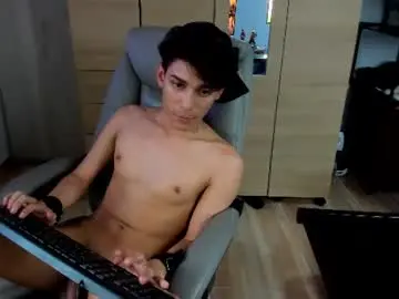 Chaturbate Free Porn Cam of aliotttwink