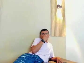 Chaturbate Adult Video Chat of maxi_jones2