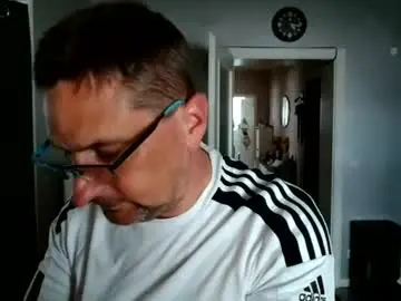 Chaturbate Free Live Porn of wirzwei8883