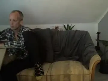 Chaturbate Live Sex Cam of agin17
