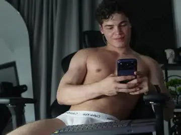 Chaturbate Live Sex Cam of max_cortes1_