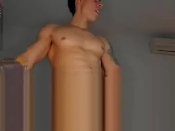 Chaturbate Nude Webcam of aaronmagnum