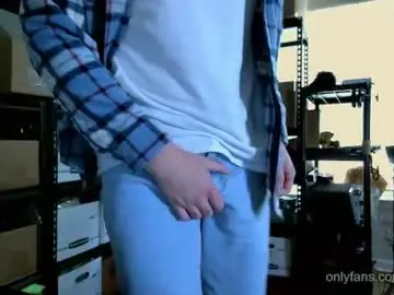 Chaturbate Free Porn Cam of deeyungguy