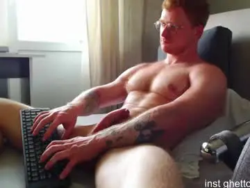 Chaturbate Nude Webcam of chris_boy37