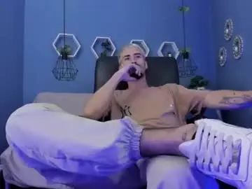 Chaturbate Live Porn of harold_999