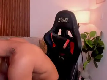 Chaturbate Live Sex Cam of liam_colliins