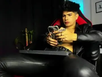 Chaturbate Adult Video Chat of lylebennett_