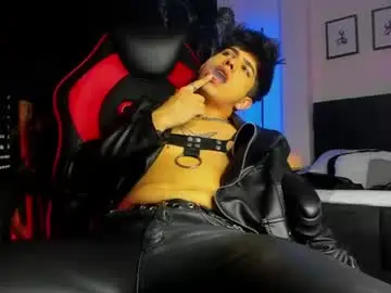 Chaturbate Watch Live Sex Cams of lylebennett_