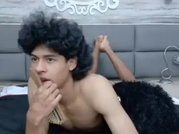 Chaturbate Nude Webcam of zayn_fox32