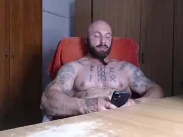 Chaturbate Live Porn of strongivan