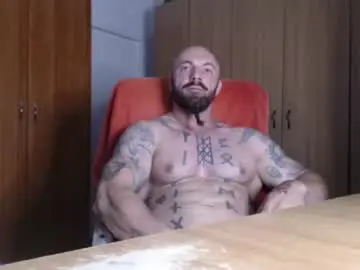 Chaturbate Live Sex Cam of strongivan