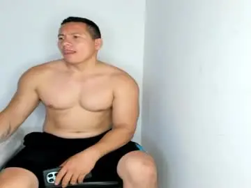 Chaturbate Live Sex Cam of big_pecs_1