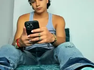 Chaturbate Live Sex Cam of master_dominant_777