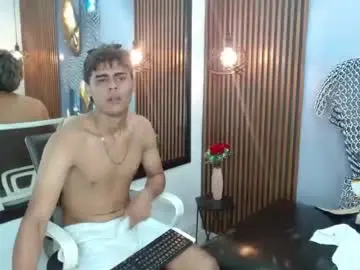 Chaturbate Best live sex cam show of lelehott01